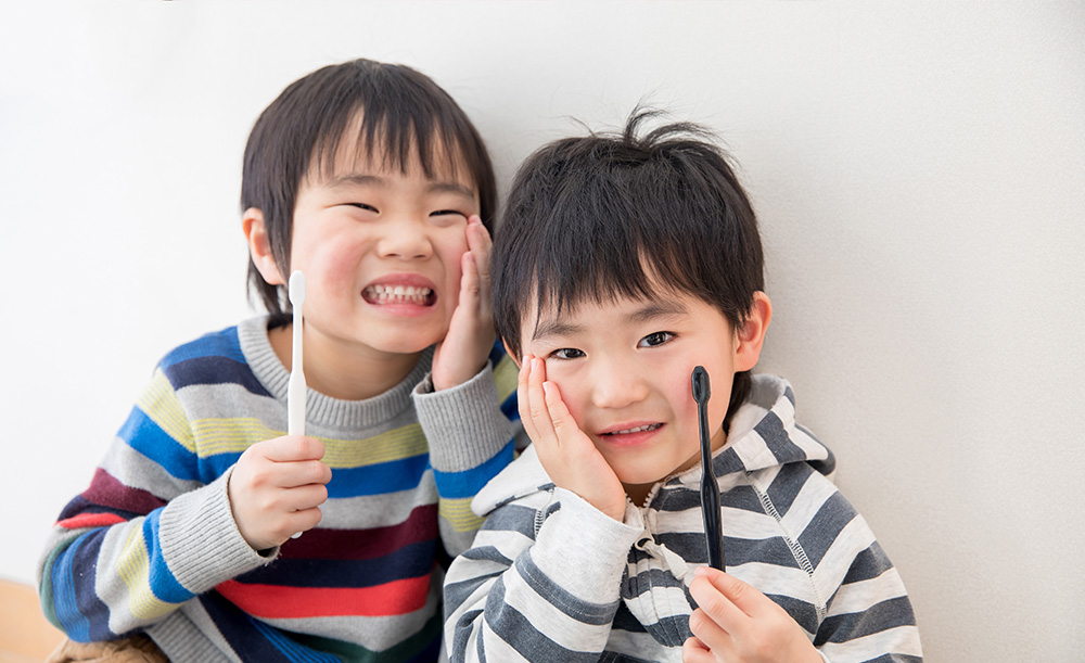 お子さま本人と向き合い、歯について丁寧な指導をおこなっています。